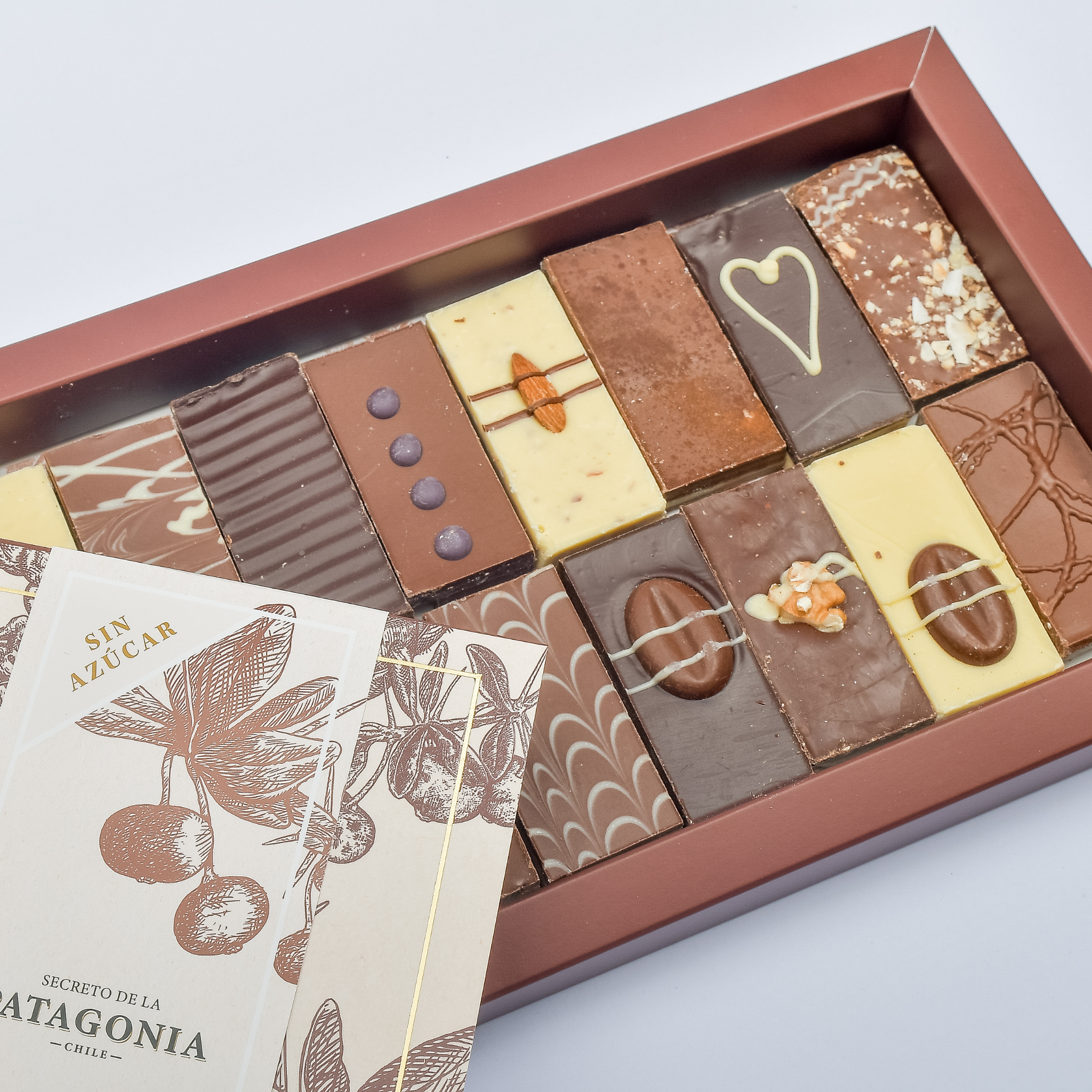 Caja Premium Gourmet Sin Azúcar  16 Barras + 1 Figura Patagónica