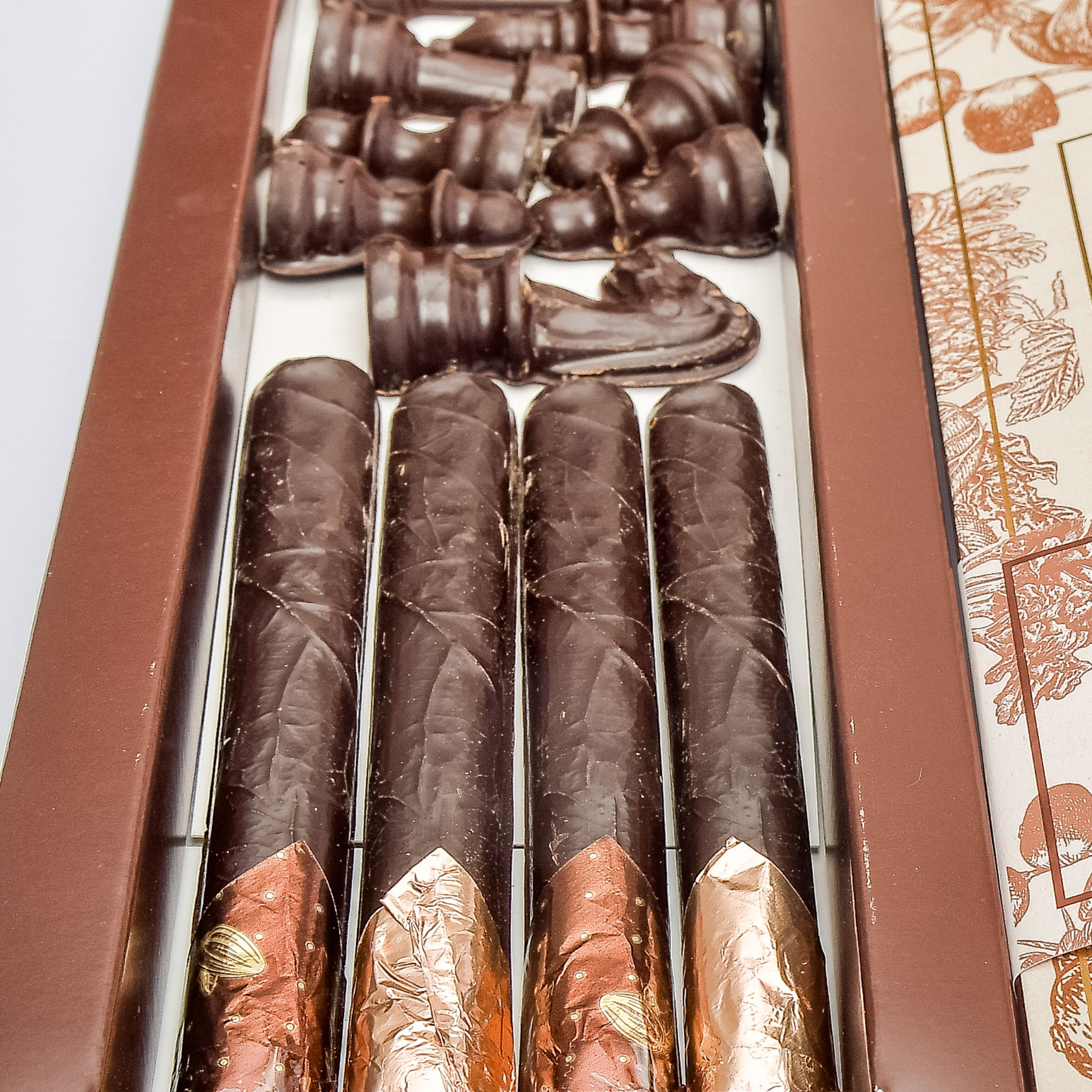 Caja Habanos  – Chocolate 70 % Cacao Artesanal Templado en Mármol